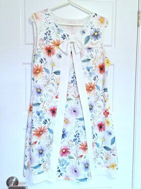 New sleeveless floral dinner dress